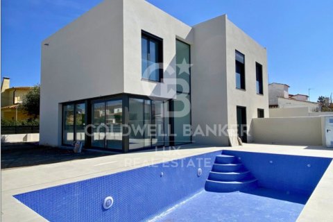 Сasa de 4 dormitorios en venta en Empuriabrava, Gerona, Cataluña, Spain № 5968