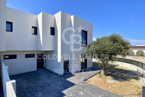 Сasa de 4 dormitorios en venta en Empuriabrava, Gerona, Cataluña, Spain № 5968 - foto 5