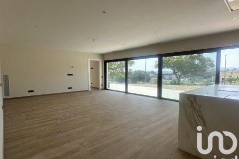 Сasa de 4 dormitorios en venta en Sant Esteve Sesrovires, Barcelona, Cataluña, Spain № 4846 - foto 20