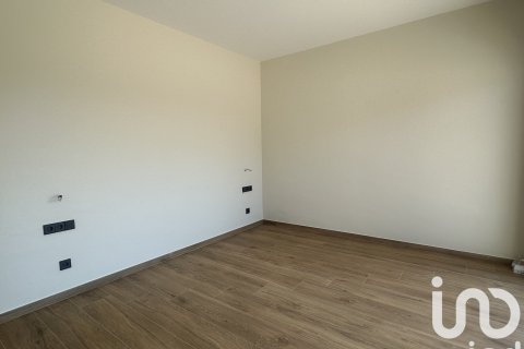 Сasa de 4 dormitorios en venta en Sant Esteve Sesrovires, Barcelona, Cataluña, Spain № 4846 - foto 14