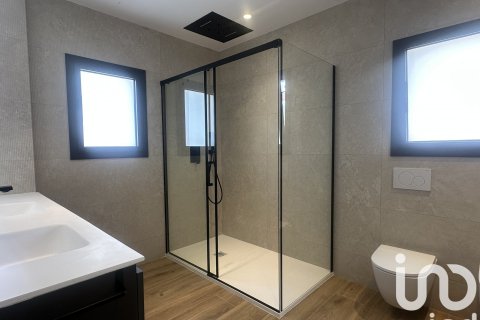Сasa de 4 dormitorios en venta en Sant Esteve Sesrovires, Barcelona, Cataluña, Spain № 4846 - foto 24