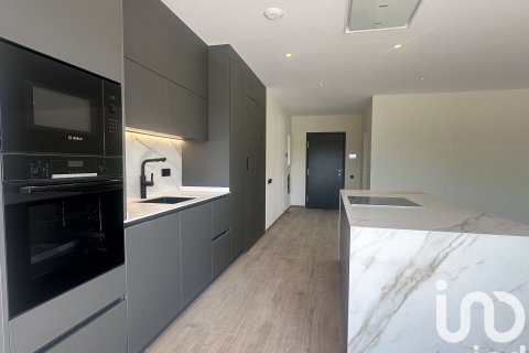 Сasa de 4 dormitorios en venta en Sant Esteve Sesrovires, Barcelona, Cataluña, Spain № 4846 - foto 9