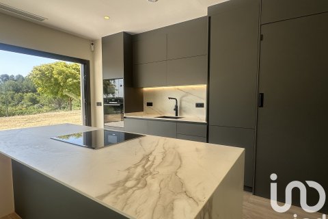 Сasa de 4 dormitorios en venta en Sant Esteve Sesrovires, Barcelona, Cataluña, Spain № 4846 - foto 7