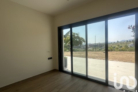 Сasa de 4 dormitorios en venta en Sant Esteve Sesrovires, Barcelona, Cataluña, Spain № 4846 - foto 15