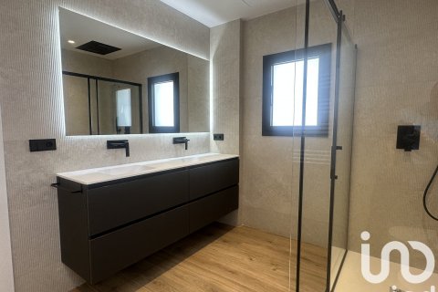 Сasa de 4 dormitorios en venta en Sant Esteve Sesrovires, Barcelona, Cataluña, Spain № 4846 - foto 25