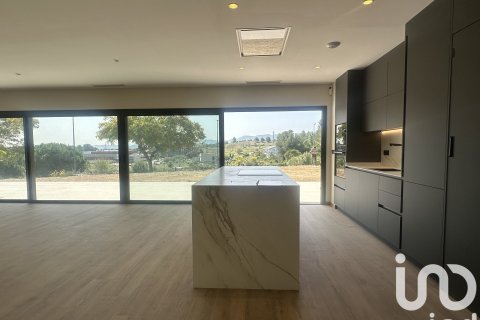 Сasa de 4 dormitorios en venta en Sant Esteve Sesrovires, Barcelona, Cataluña, Spain № 4846 - foto 6