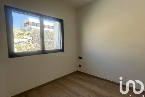 Сasa de 4 dormitorios en venta en Sant Esteve Sesrovires, Barcelona, Cataluña, Spain № 4846 - foto 17