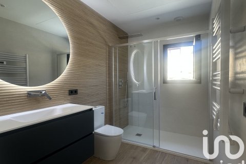 Сasa de 4 dormitorios en venta en Sant Esteve Sesrovires, Barcelona, Cataluña, Spain № 4846 - foto 27