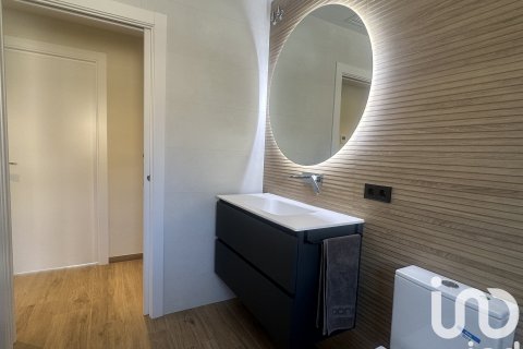 Сasa de 4 dormitorios en venta en Sant Esteve Sesrovires, Barcelona, Cataluña, Spain № 4846 - foto 28