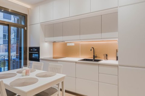 3 bedrooms apartment for sale in Barcelona, Catalonia, Spain № 6185 - photo 10