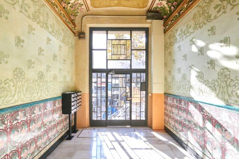 2 bedrooms apartment for sale in Barcelona, Catalonia, Spain № 6186 - photo 3