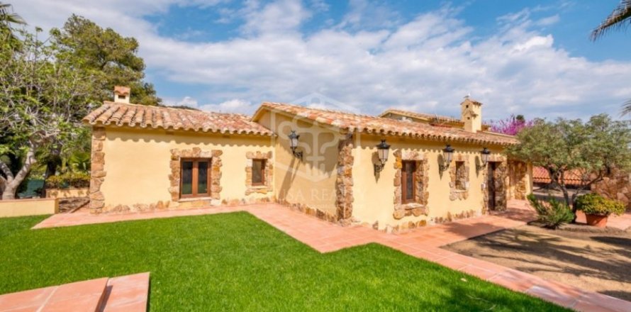 4 bedrooms villa for sale in Blanes, Girona, Catalonia, Spain № 919
