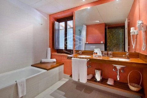 Купить коммерческую недвижимость в Барселона, Испания с 12 спален, 2299м², № 918 - фото 17