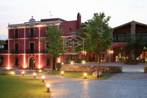 12 bedrooms commercial property for sale in Barcelona, Catalonia, Spain № 918