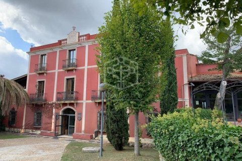 Купить коммерческую недвижимость в Барселона, Испания с 12 спален, 2299м², № 918 - фото 4