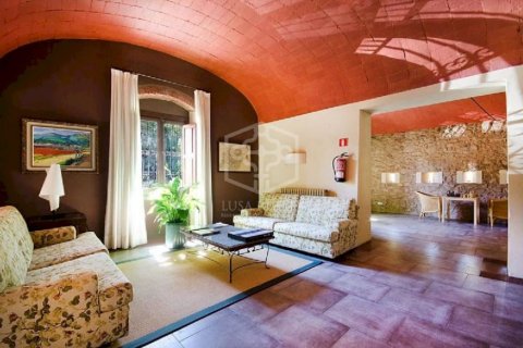 Купить коммерческую недвижимость в Барселона, Испания с 12 спален, 2299м², № 918 - фото 8