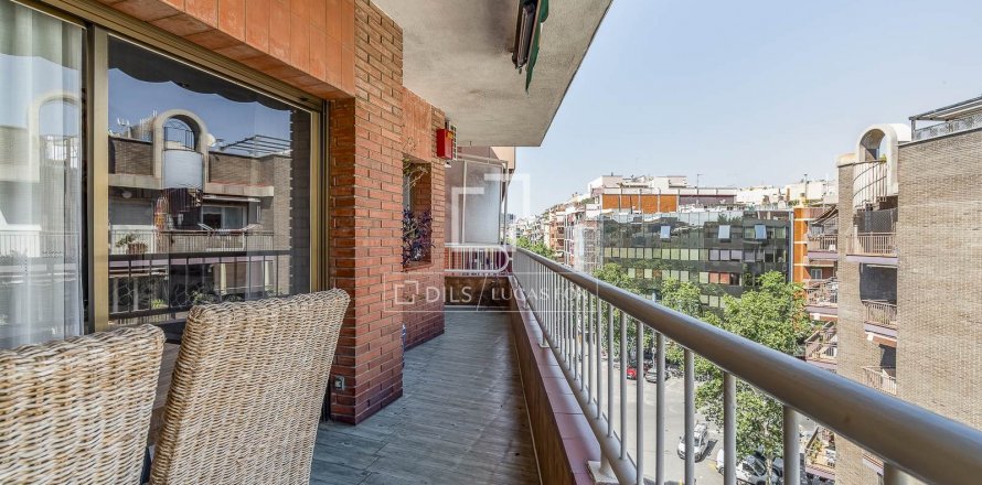 3 bedrooms penthouse for sale in Barcelona, Catalonia, Spain № 8650