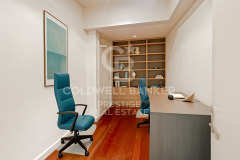 3 bedrooms apartment for sale in Barcelona, Catalonia, Spain № 7846 - photo 13