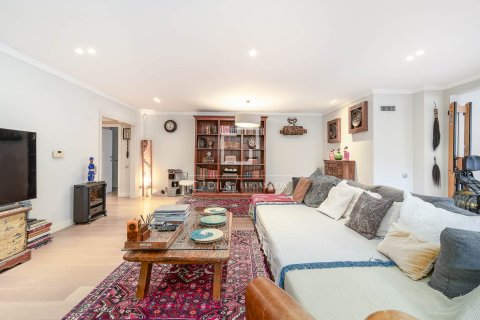 Купить квартиру в Барселона, Испания с 6 спален, 320м², № 3846 - фото 3