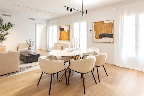 3 bedrooms apartment for sale in Barcelona, Catalonia, Spain № 1067 - photo 5