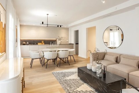 3 bedrooms apartment for sale in Barcelona, Catalonia, Spain № 1067 - photo 4