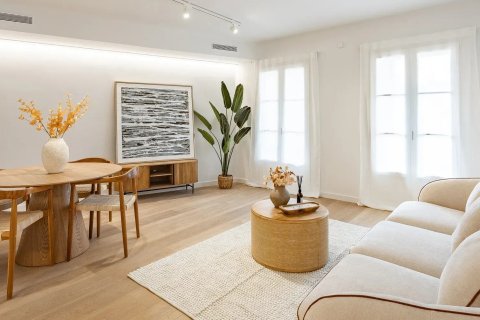 3 bedrooms apartment for sale in Barcelona, Catalonia, Spain № 1067 - photo 2