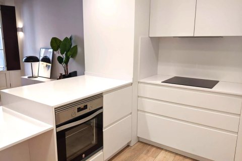 2 bedrooms apartment for sale in Barcelona, Catalonia, Spain № 1068 - photo 4