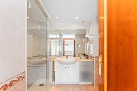 Apartamento de 3 dormitorios en venta en Calafell, Tarragona, Cataluña, Spain № 7298 - foto 13