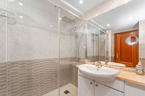 Apartamento de 3 dormitorios en venta en Calafell, Tarragona, Cataluña, Spain № 7298 - foto 12