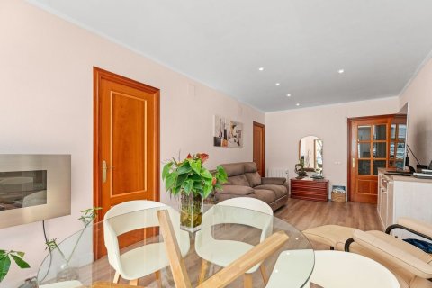 Apartamento de 3 dormitorios en venta en Calafell, Tarragona, Cataluña, Spain № 7298 - foto 15