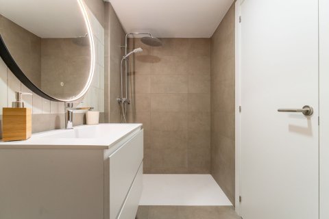 Купить квартиру в Каталония, Испания с 4 комнаты, 97м², № 7295 - фото 3