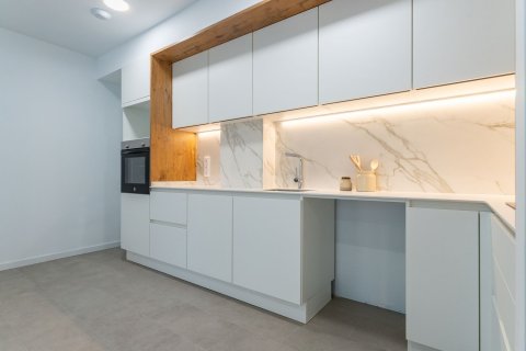 Купить квартиру в Каталония, Испания с 4 комнаты, 97м², № 7295 - фото 13