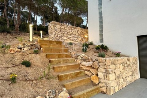 4 bedrooms villa for sale in Lloret de Mar, Girona, Catalonia, Spain № 1001 - photo 4