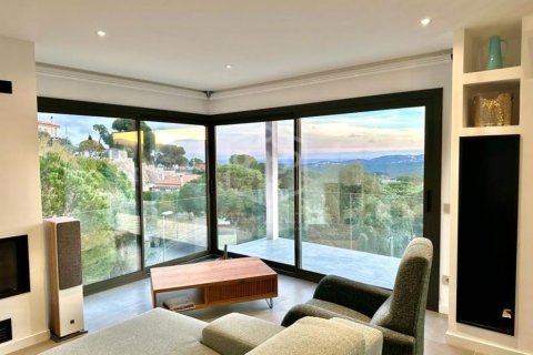 4 bedrooms villa for sale in Lloret de Mar, Girona, Catalonia, Spain № 1001 - photo 24