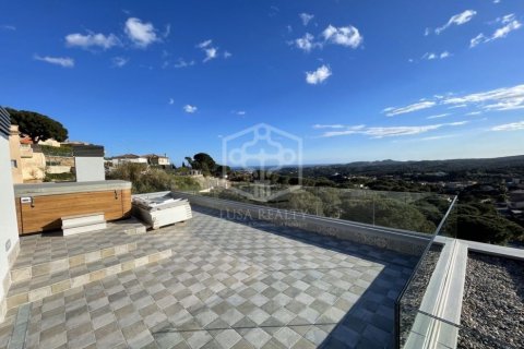 4 bedrooms villa for sale in Lloret de Mar, Girona, Catalonia, Spain № 1001 - photo 7