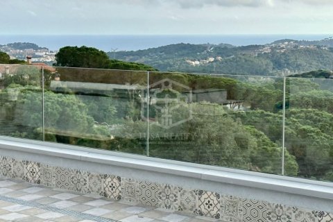 4 bedrooms villa for sale in Lloret de Mar, Girona, Catalonia, Spain № 1001 - photo 8