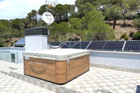 4 bedrooms villa for sale in Lloret de Mar, Girona, Catalonia, Spain № 1001 - photo 6