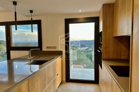4 bedrooms villa for sale in Lloret de Mar, Girona, Catalonia, Spain № 1001 - photo 18