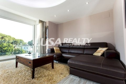 Купить виллу в Кастельдефельс, Испания с 7 спален, 1000м², № 999 - фото 11
