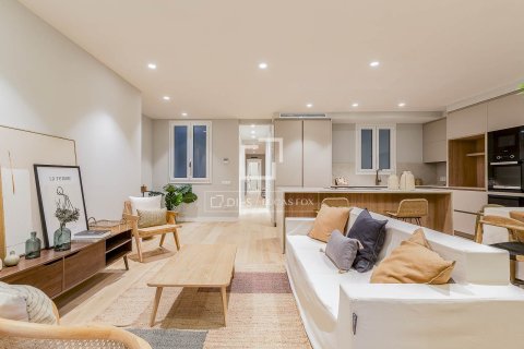 3 bedrooms apartment for sale in Barcelona, Catalonia, Spain № 4048 - photo 2