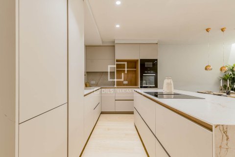 3 bedrooms apartment for sale in Barcelona, Catalonia, Spain № 4048 - photo 9