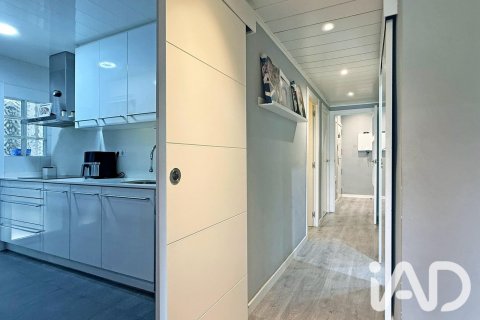 4 bedrooms apartment for sale in Barcelona, Catalonia, Spain № 8934 - photo 17