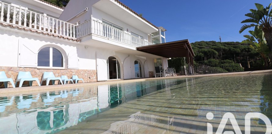 6 bedrooms house for sale in Cabrils, Barcelona, Catalonia, Spain № 4733