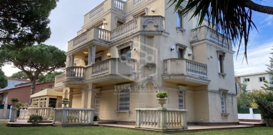 6 bedrooms villa for rent in Castelldefels, Barcelona, Catalonia, Spain № 1099