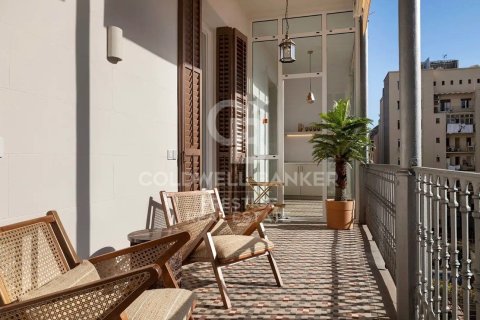 4 bedrooms apartment for sale in Barcelona, Catalonia, Spain № 5452 - photo 2
