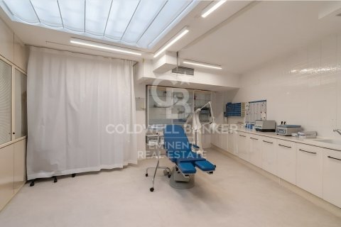 292 sq.m. commercial property for sale in Barcelona, Catalonia, Spain № 5450 - photo 12