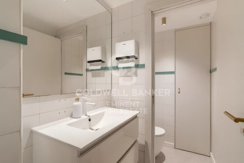 292 sq.m. commercial property for sale in Barcelona, Catalonia, Spain № 5450 - photo 5