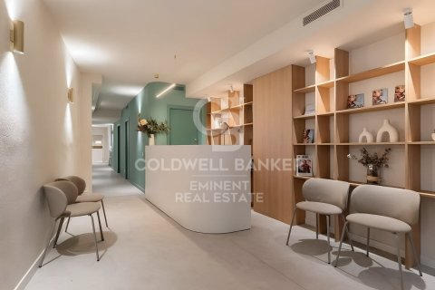 292 sq.m. commercial property for sale in Barcelona, Catalonia, Spain № 5450 - photo 2