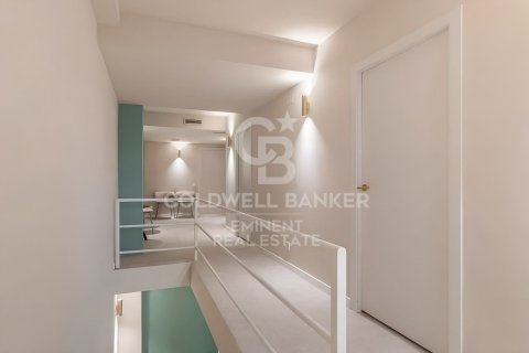 292 sq.m. commercial property for sale in Barcelona, Catalonia, Spain № 5450 - photo 8