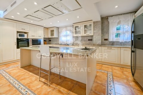 Villa de 5 dormitorios en venta en Empuriabrava, Gerona, Cataluña, Spain № 5732 - foto 4